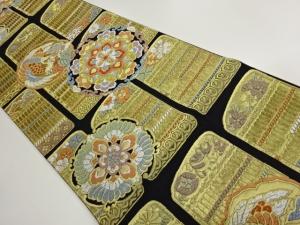 華文に縅毛・鶴・草花模様織出し袋帯